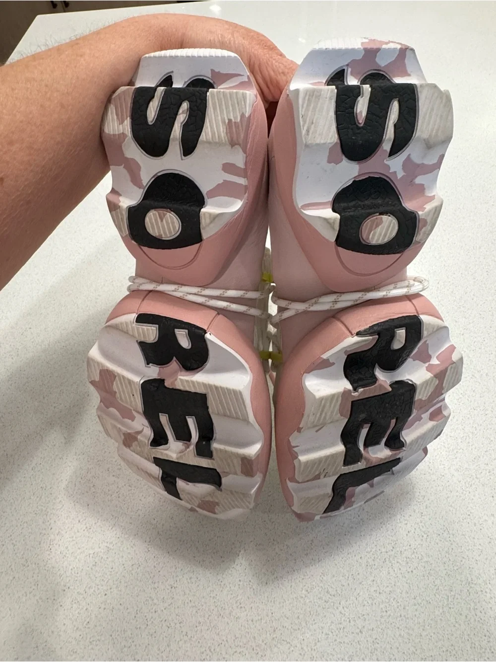 Sorel Pink Camo Chunky Sole Sneakers sz 7